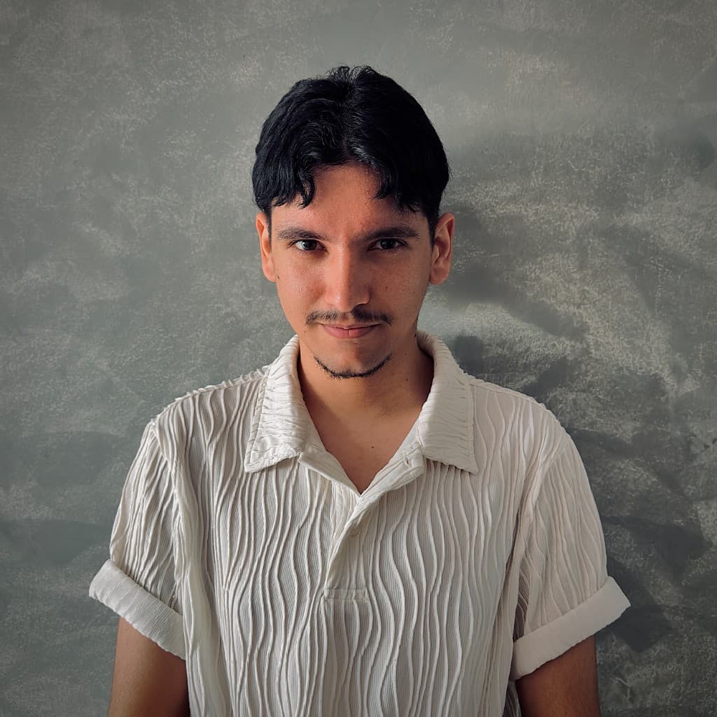 Davi Andrade, full-stack developer portrait
